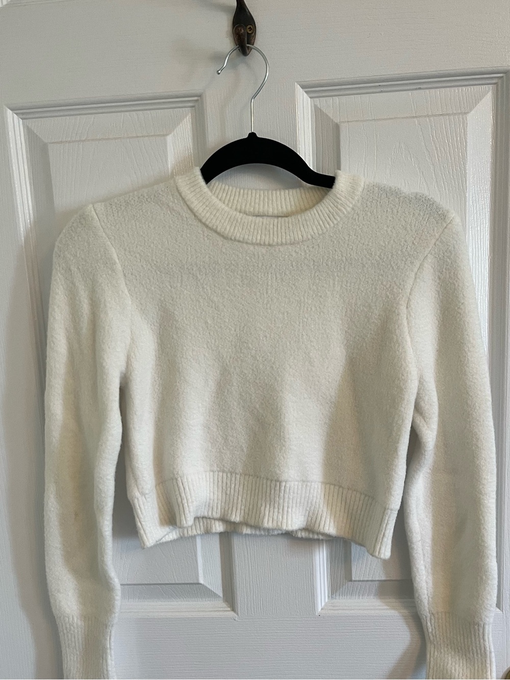 Zara Cream Cropped Crewneck Sweater